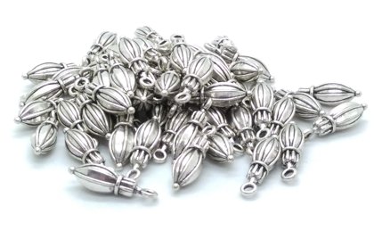 Sidabro spalvos metalinis pakabukas "skėtukas"  14x6 mm (01 408)